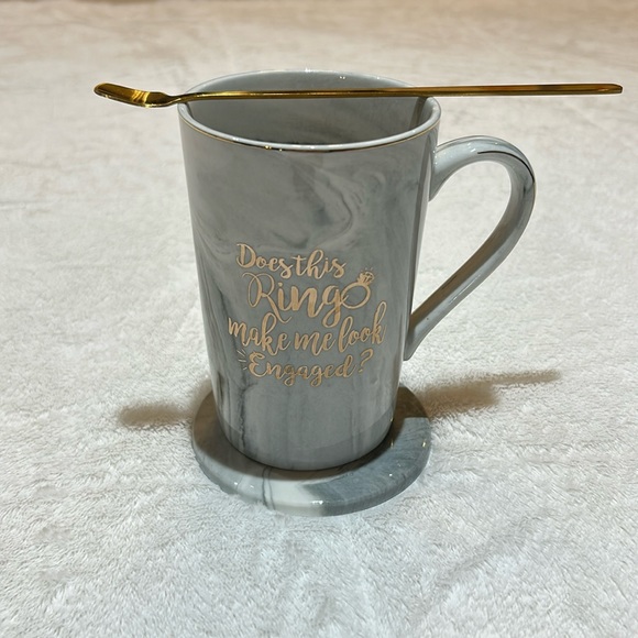 NWOT Does This Ring Make Me Look Engaged Coffee/Tea Set - Picture 3 of 11